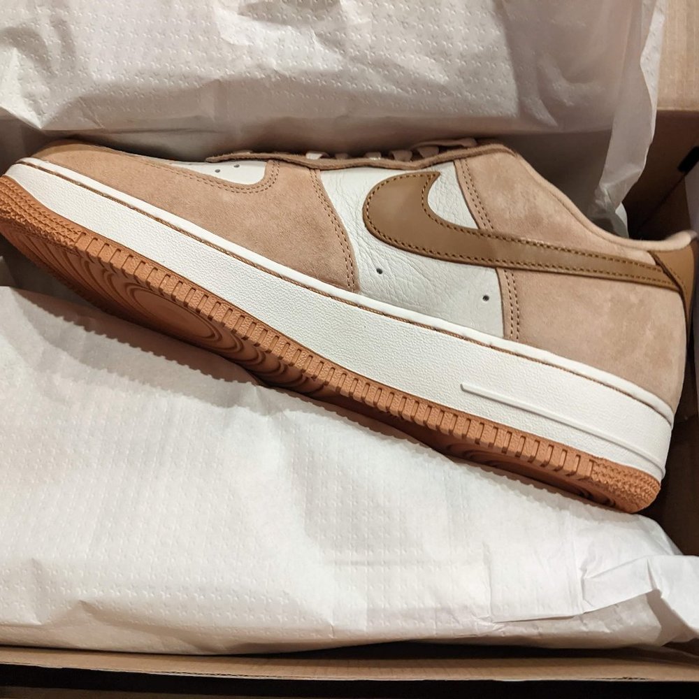 Nike Women’s Low-Top Sneaker in Tan, Beige and White